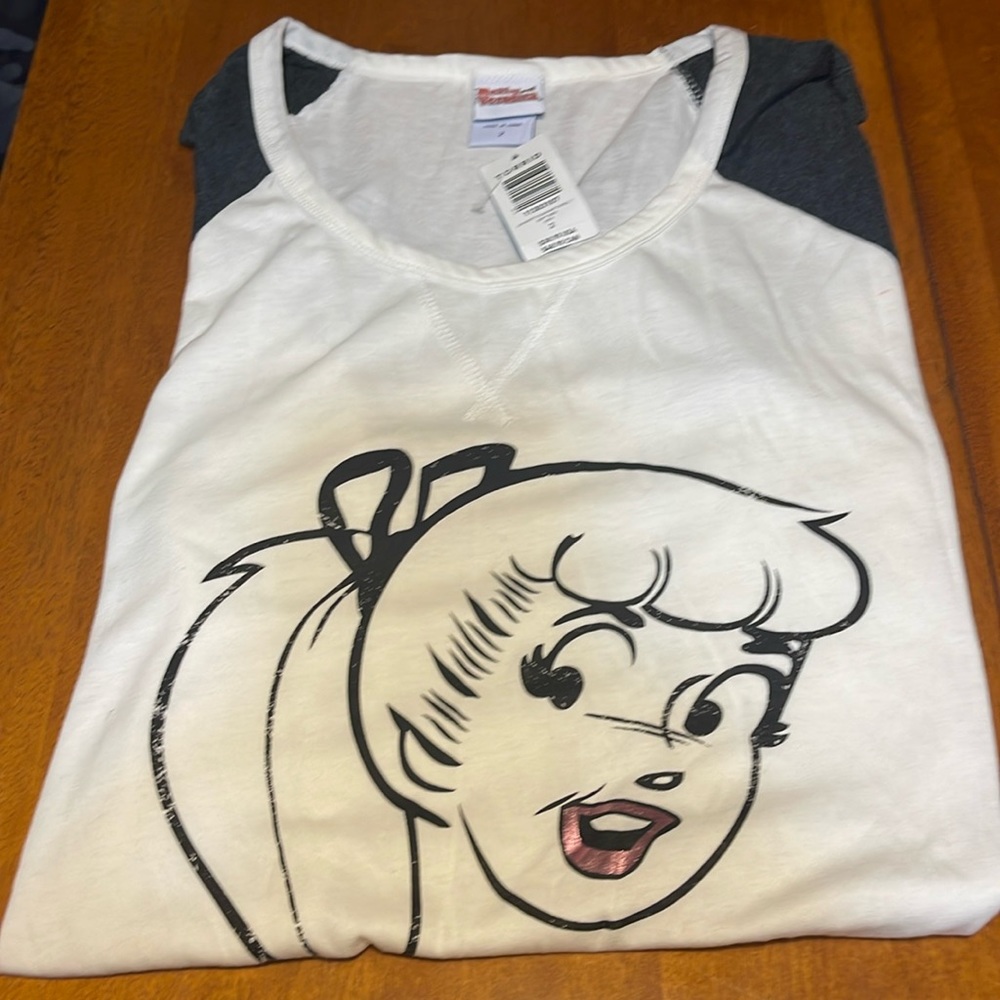Torrid Veronica Tee “Betty and Veronica” NWT SZ2 never been worn